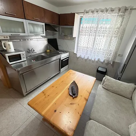 Apartment Romance Polisi i Vogel